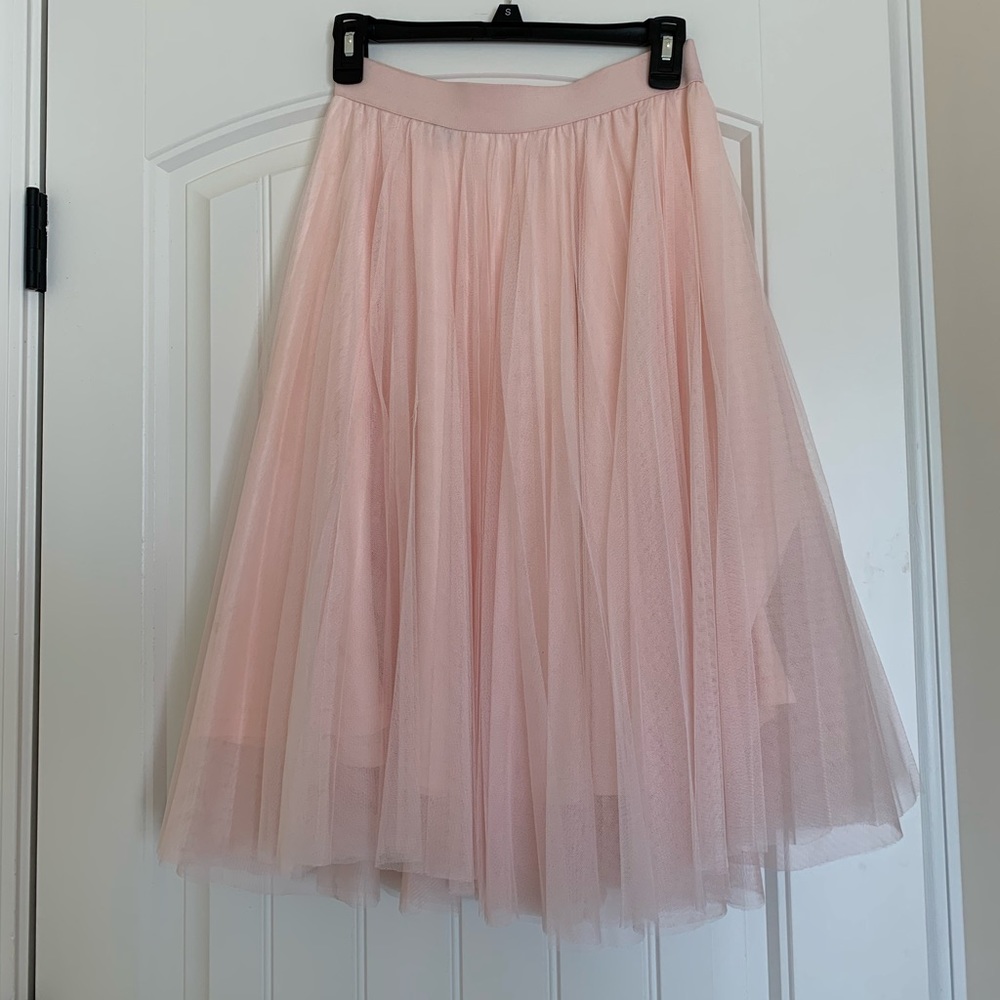Light pink blush tool skirt